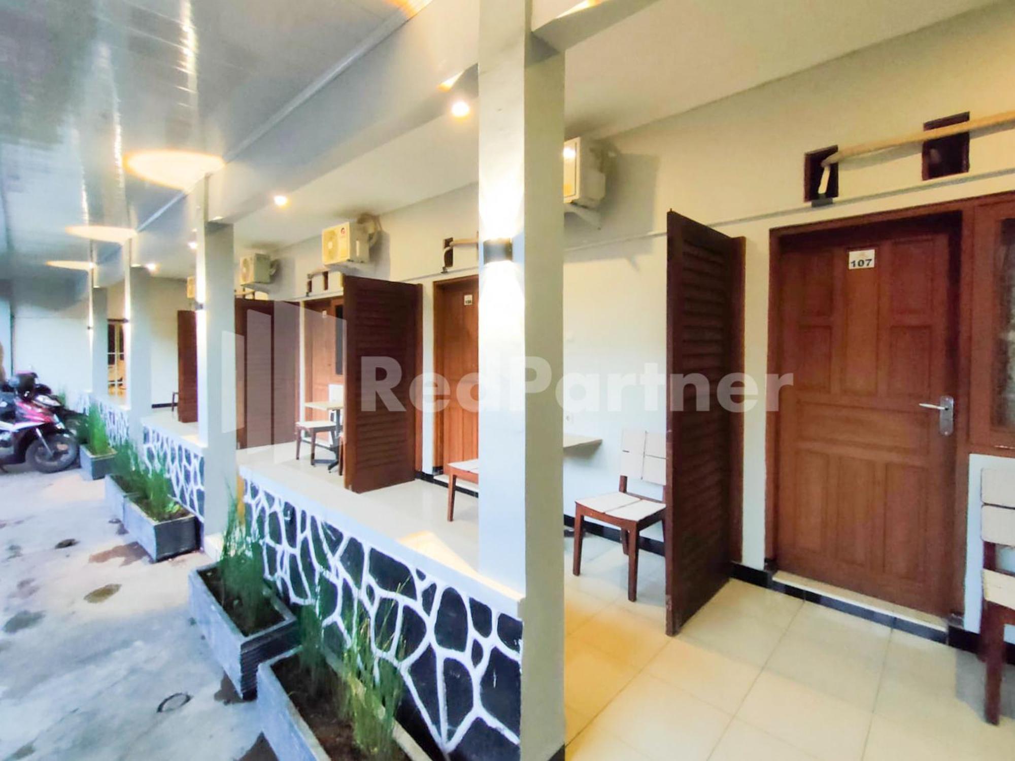 The Paragon Hotel Cilacap Redpartner Exterior foto